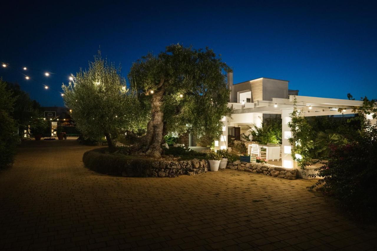 Prestigiosa Villa Con Piscina Condominiale Монополи Екстериор снимка